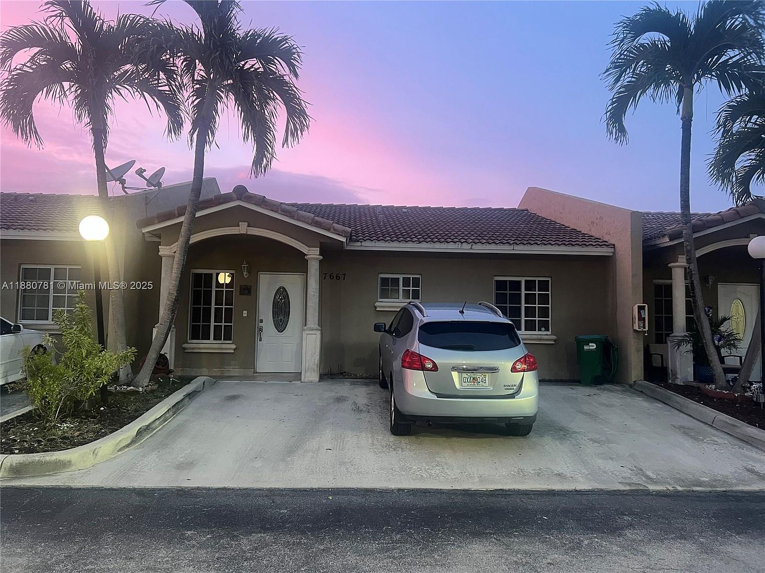 Sold home at 7667 NW 182nd Ln, Hialeah, Florida